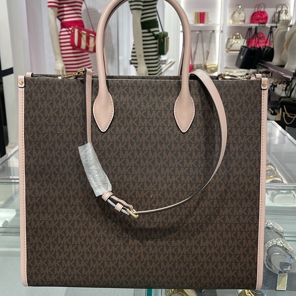 MICHAEL KORS Mirella Large Logo Tote Bag Powder Blush Signature 
NWT - Picture 9 of 16